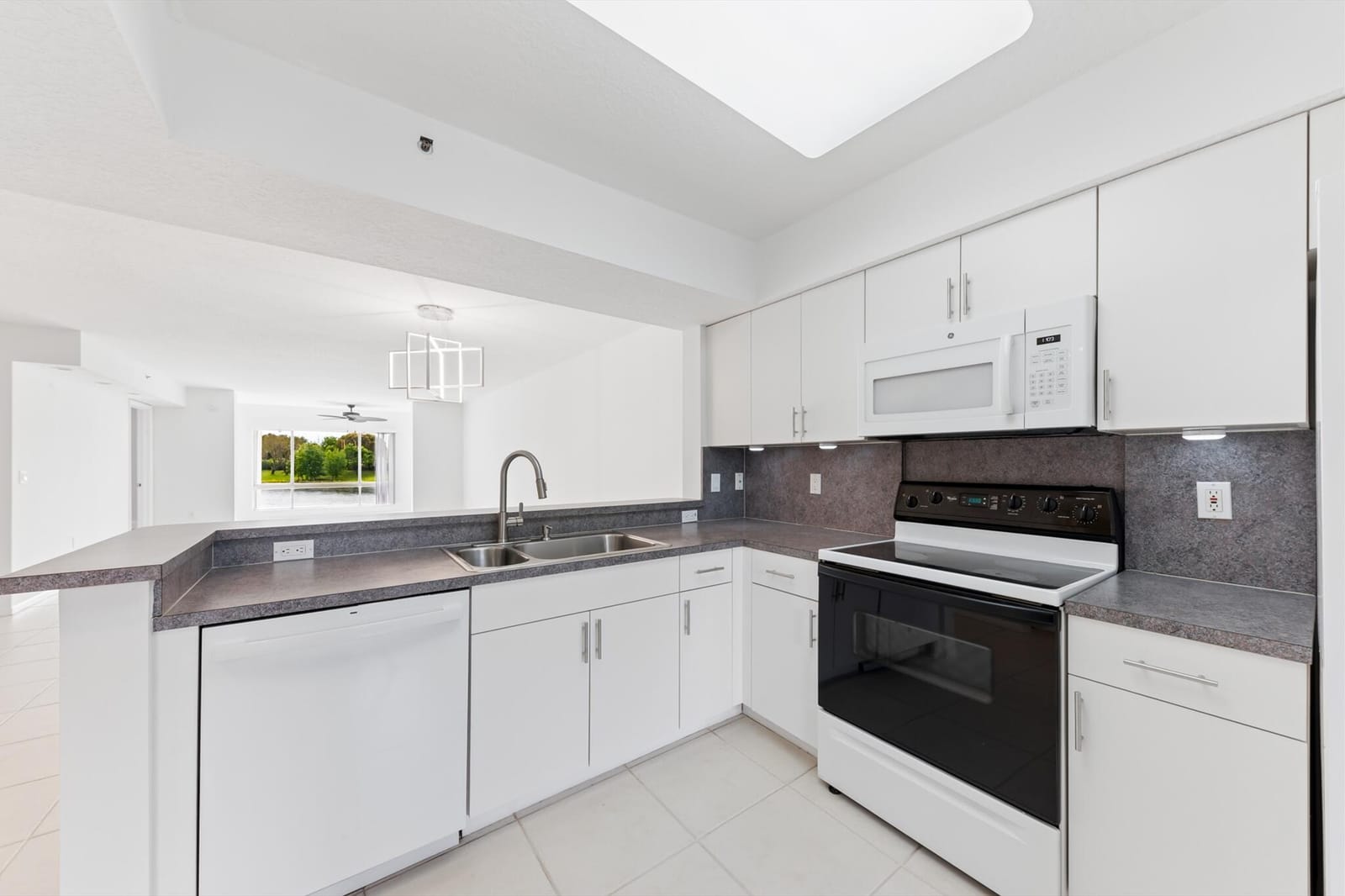5842 CRYSTAL SHORES Drive 205 — photo 4