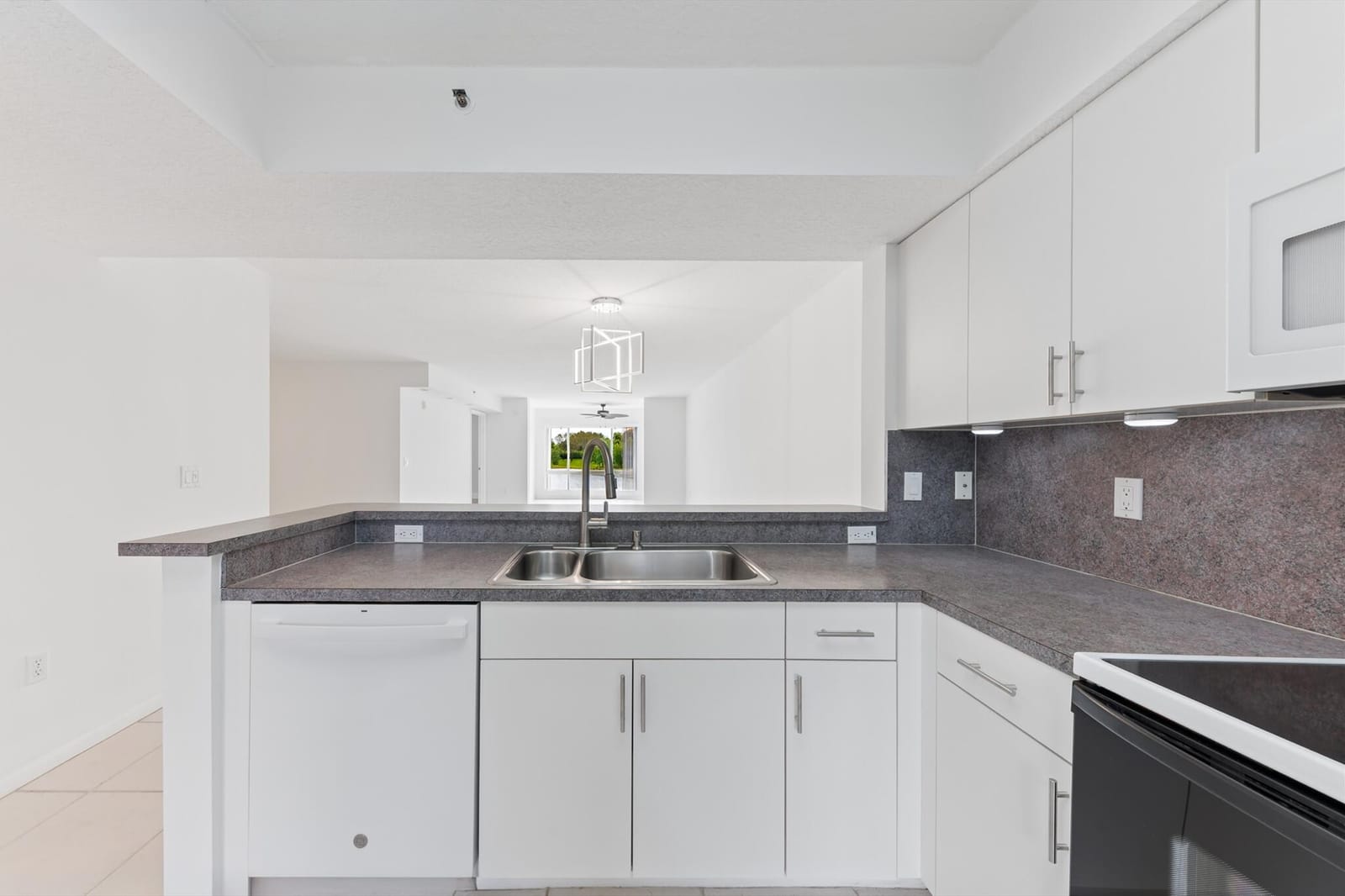 5842 CRYSTAL SHORES Drive 205 — photo 6