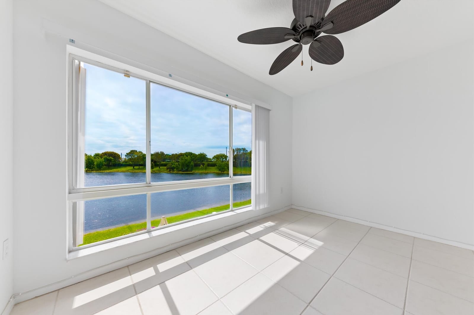 5842 CRYSTAL SHORES Drive 205 — photo 7