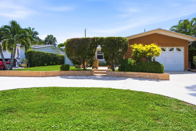 278 CAMELLIA Street, sold in Palm Beach Gardens Estates, Palm Beach Gardens, FL
