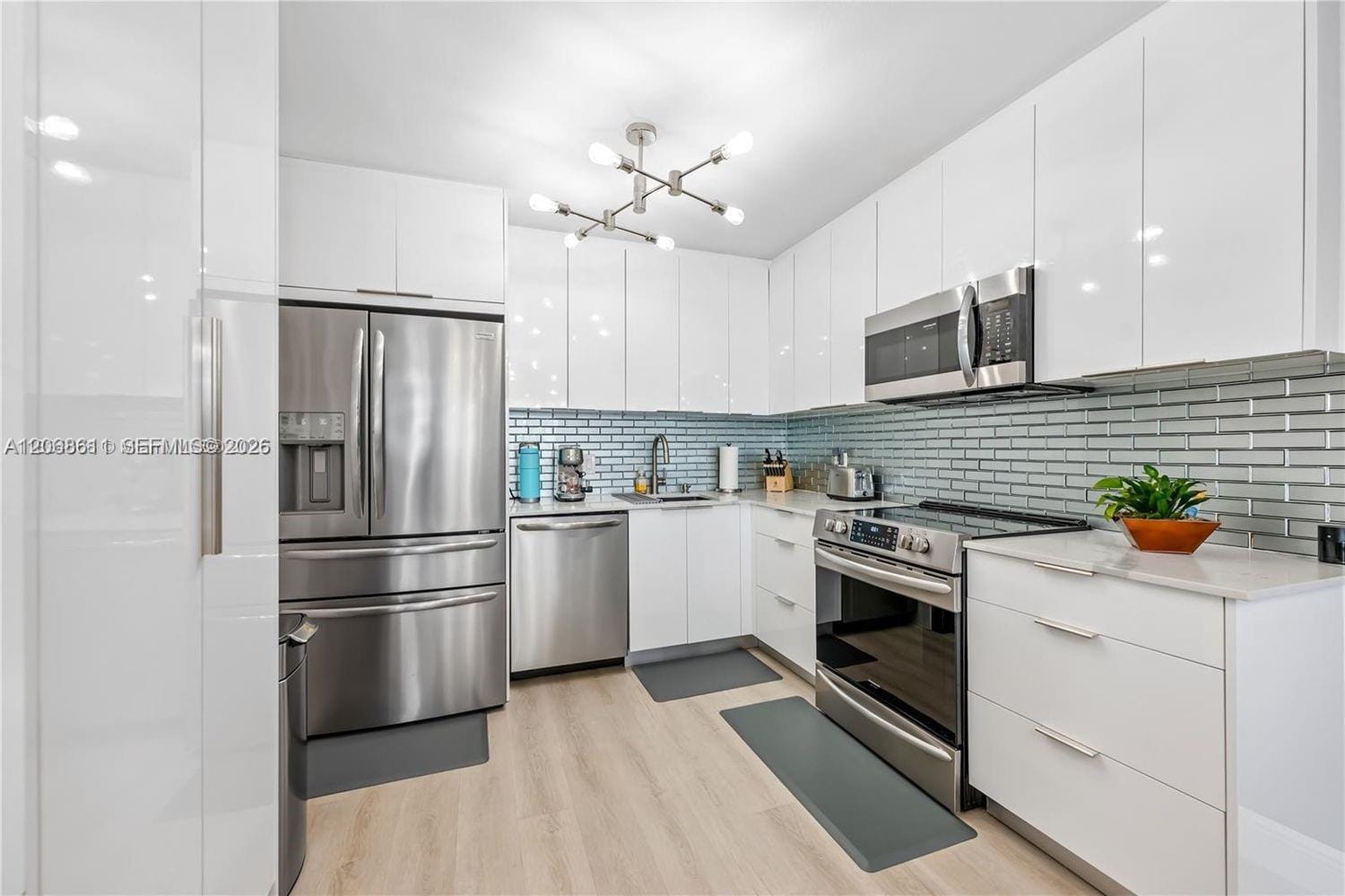 2201 S Ocean Drive 2202 — photo 2