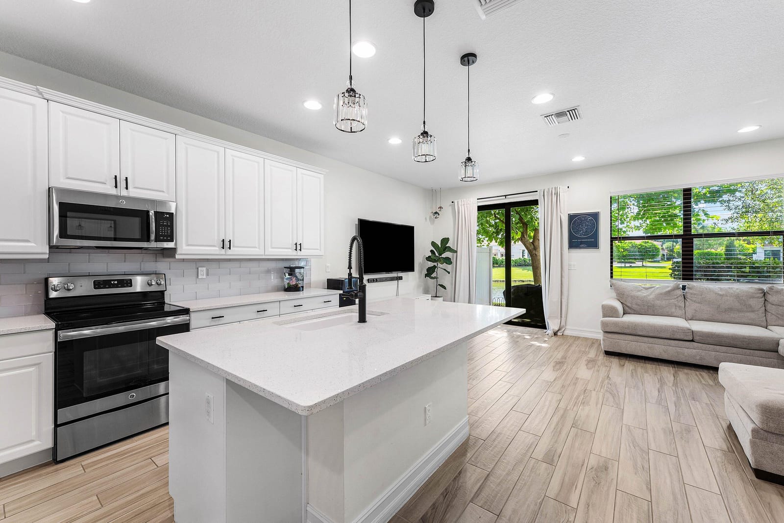 10175 Akenside Drive — photo 6