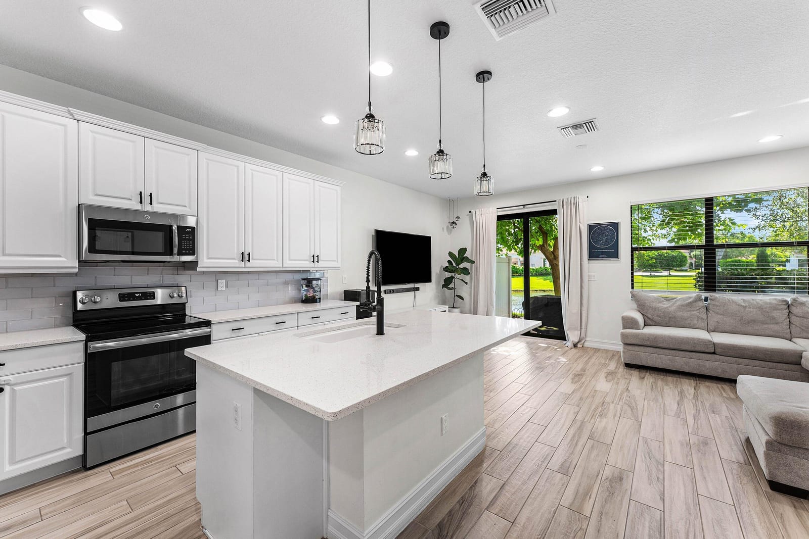 10175 Akenside Drive — photo 9