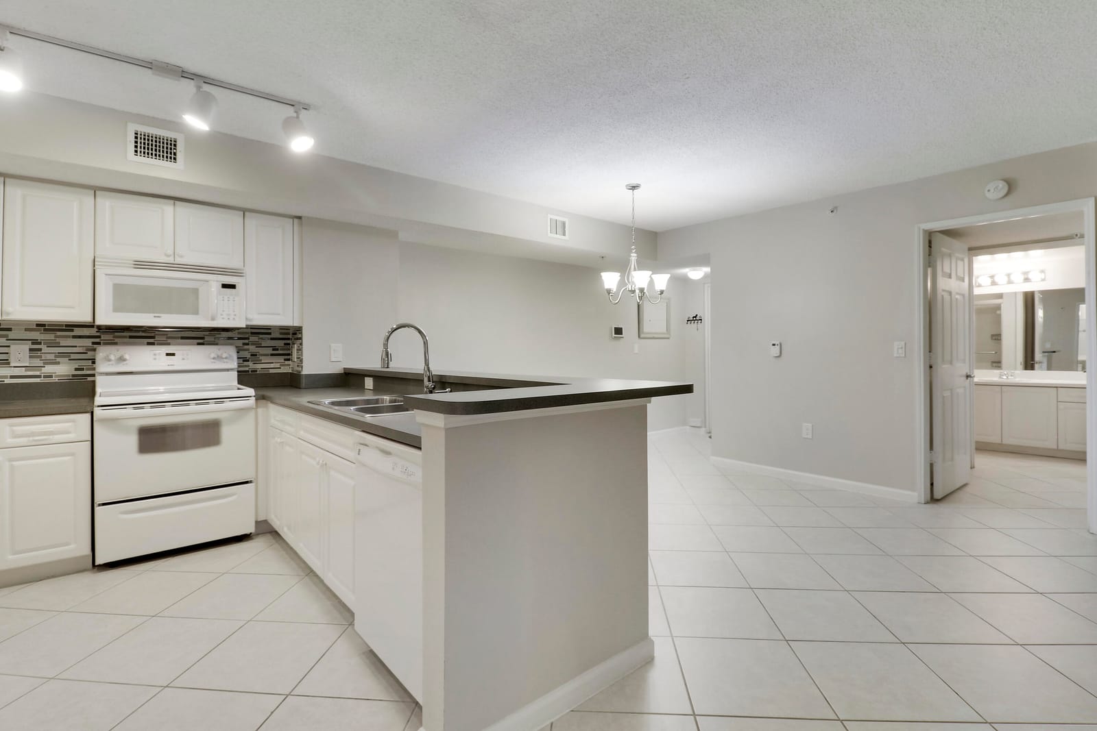 236 VILLAGE Boulevard 1106, Tequesta, FL 33469 photo 2