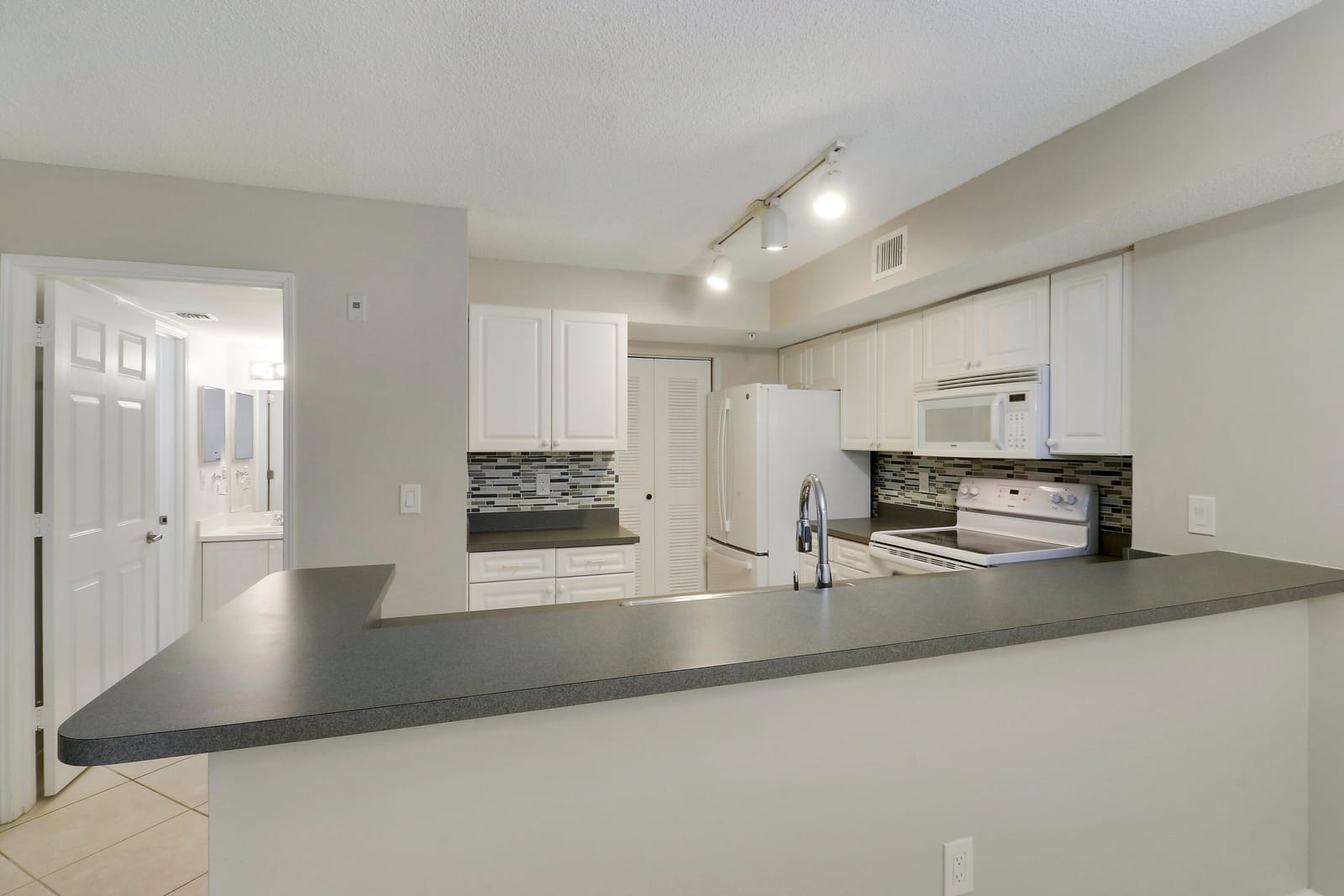 236 VILLAGE Boulevard 1106, Tequesta, FL 33469 photo 8