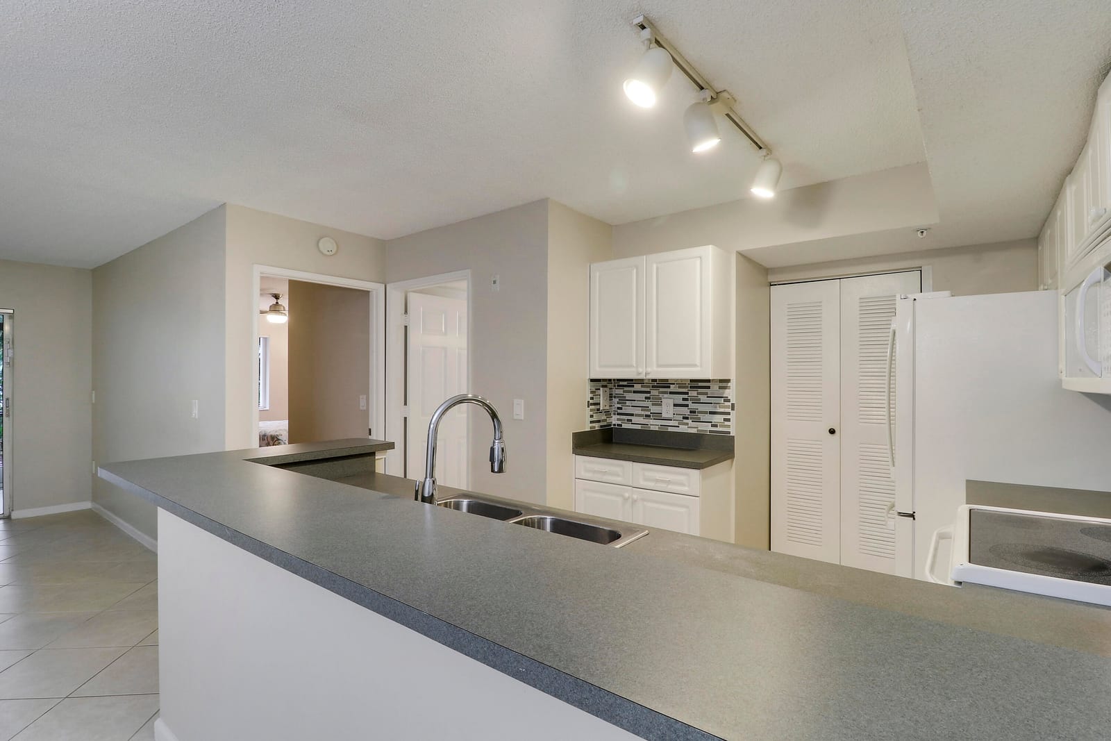 236 VILLAGE Boulevard 1106, Tequesta, FL 33469 photo 9