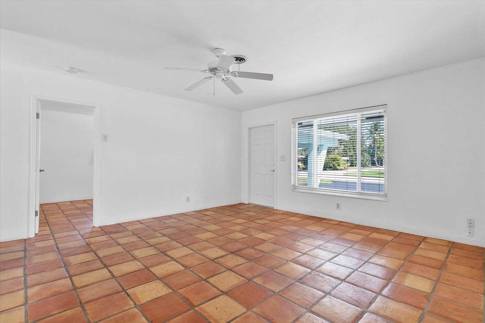 1400 NE 42nd Court, Oakland Park, FL 33334 photo 5