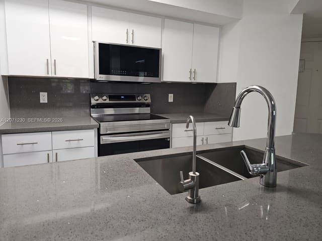 10440 SW 156th Court 7210, Biscayne Beach Club, Miami, FL