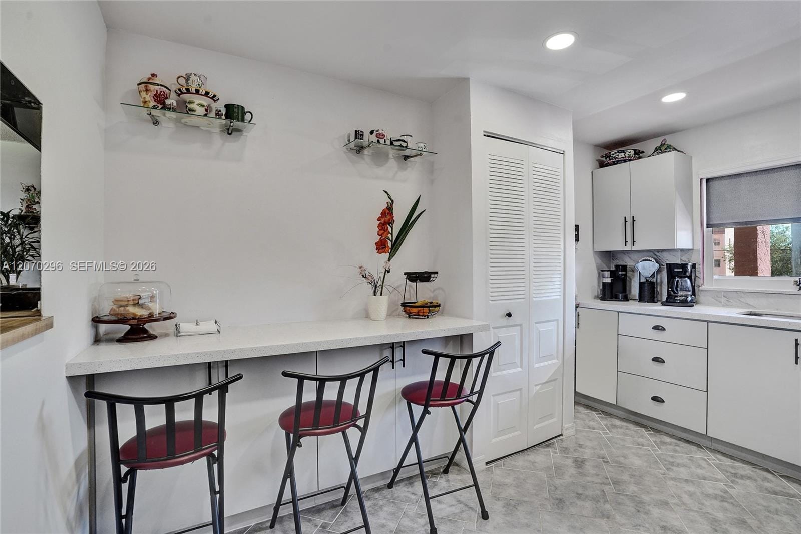 9461 Sunrise Lakes Boulevard 208, Sunrise, FL 33322 photo 24
