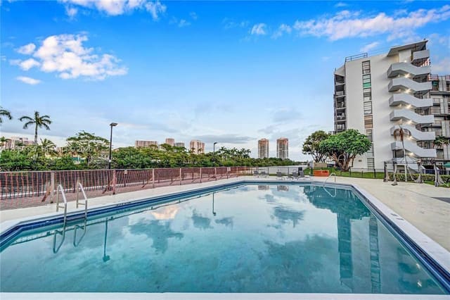 3401 N Country Club Drive EI-216, Ensenada Condo Bldg E Ii, Aventura, FL