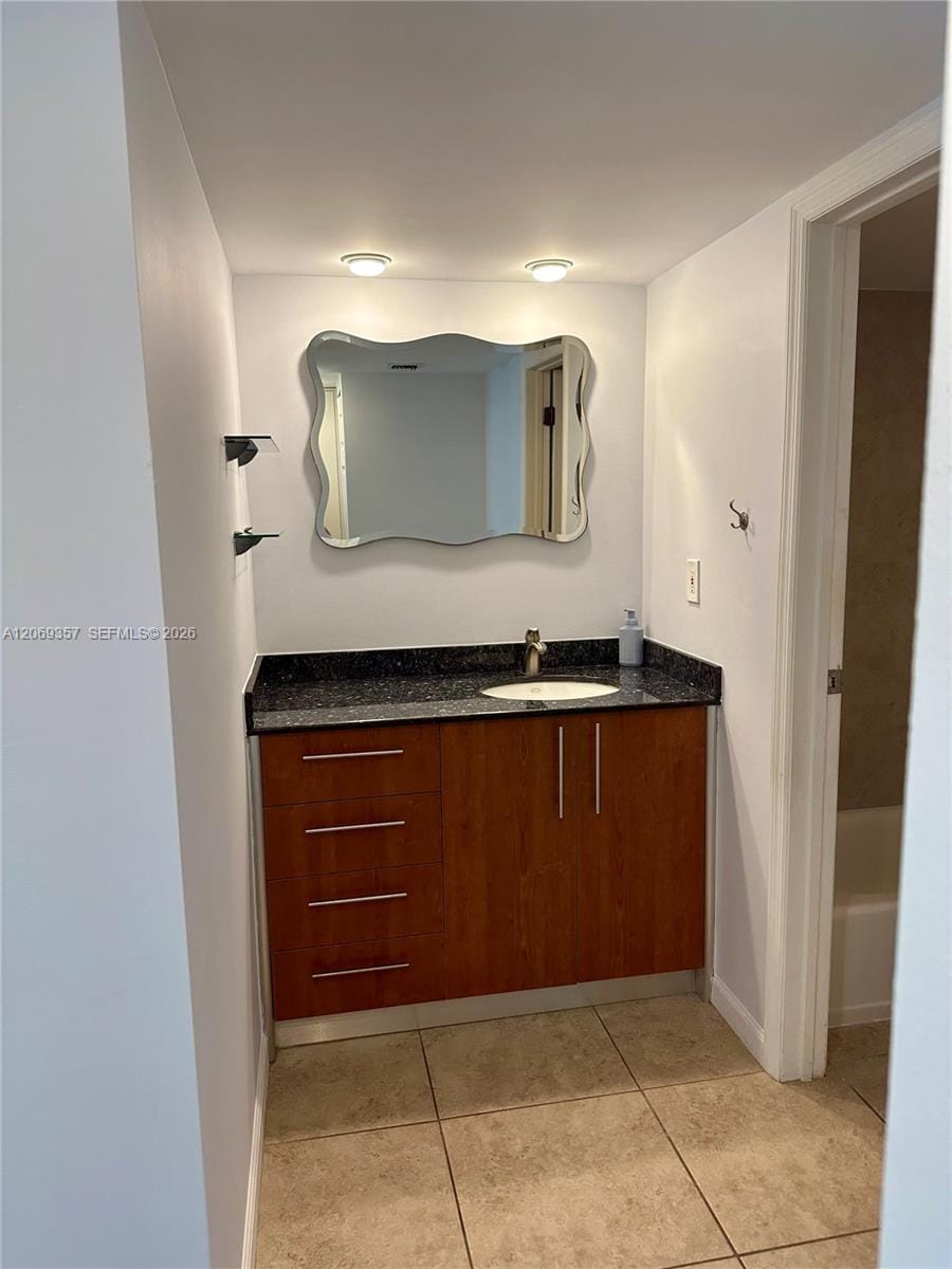 3401 N Country Club Drive EI-216 — photo 2