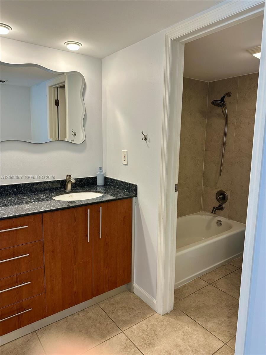 3401 N Country Club Drive EI-216 — photo 8