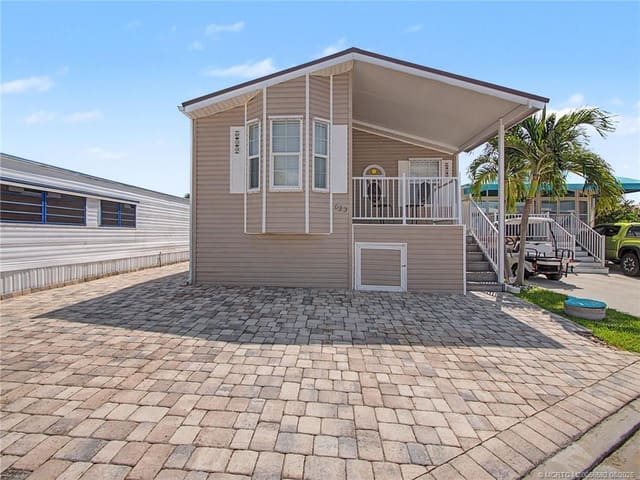 623 Nettles Boulevard, Outdoor Resorts At Nettles Island, Jensen Beach, FL