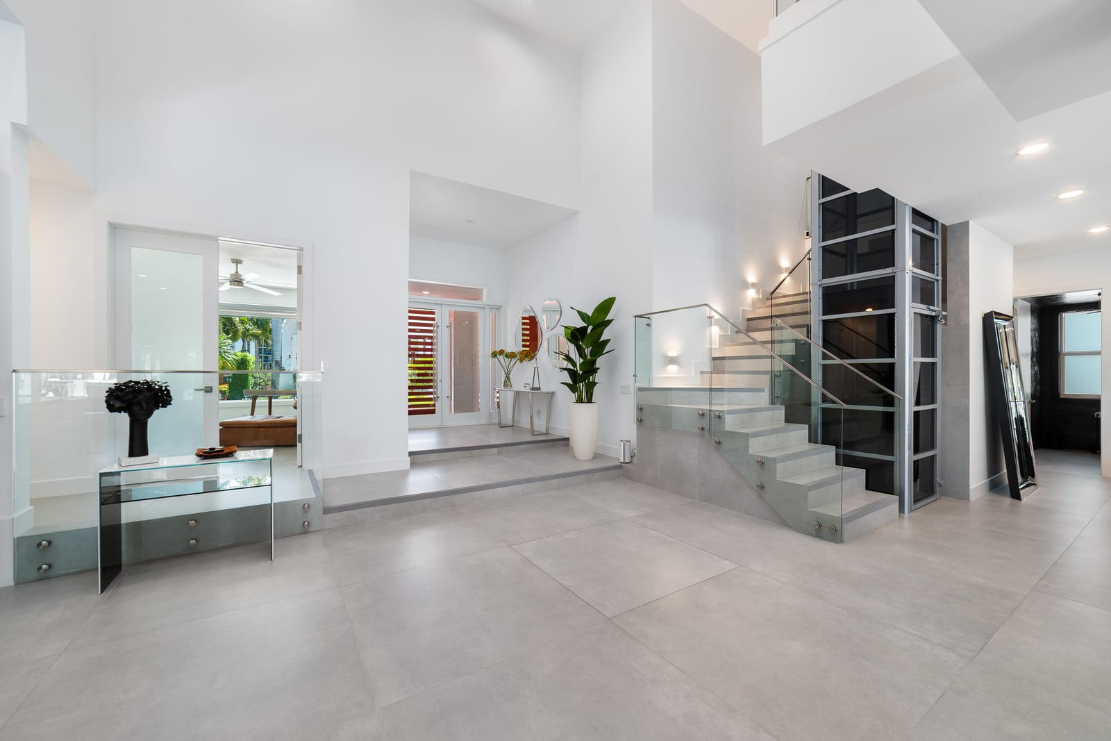 767 NE HARBOUR Drive — photo 3