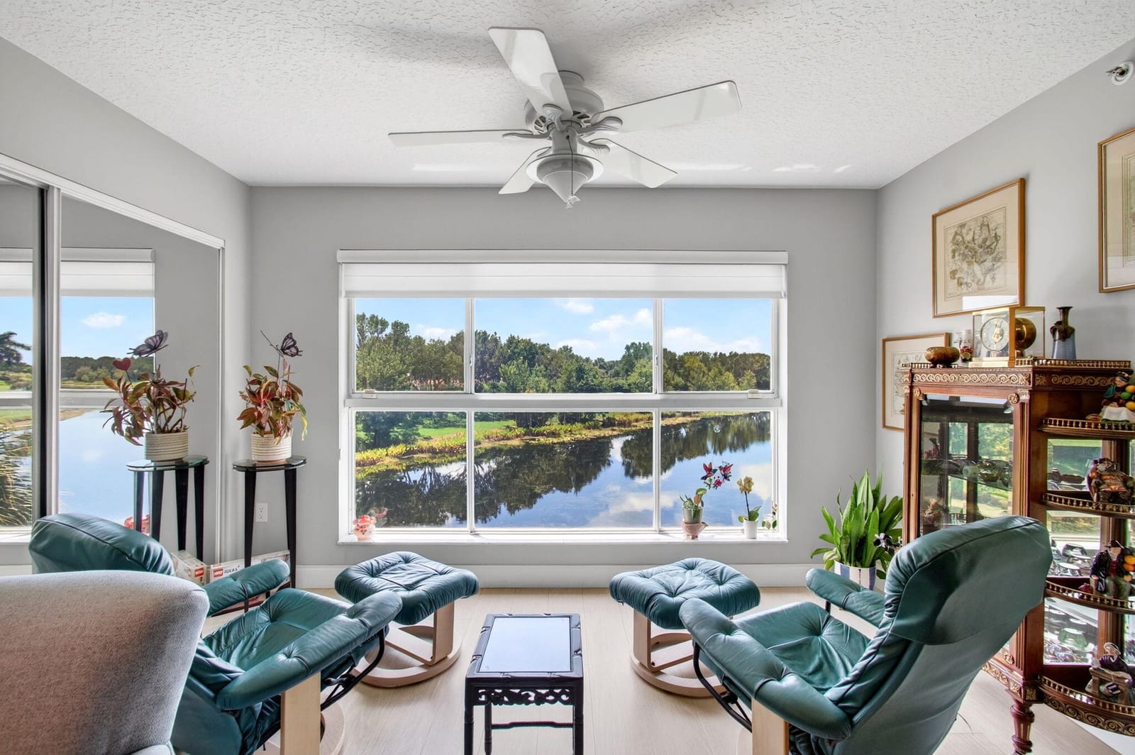 5746 CRYSTAL SHORES Drive 303 — photo 12