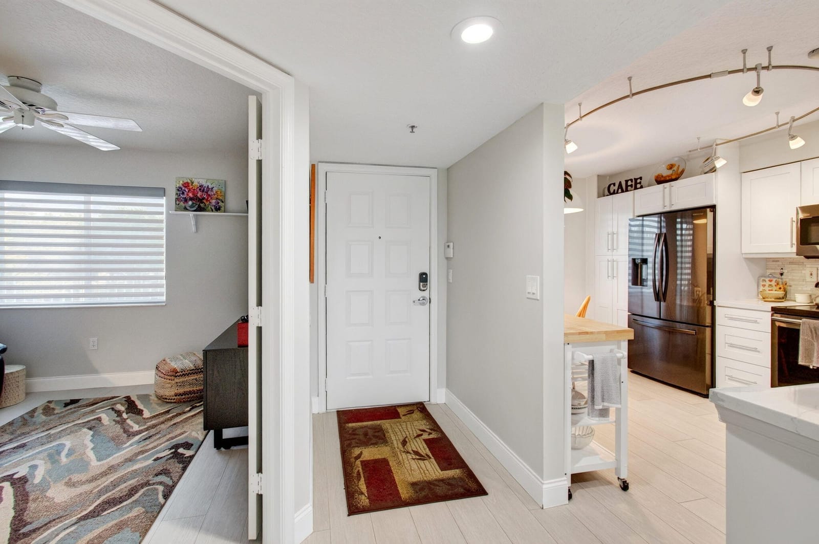 5746 CRYSTAL SHORES Drive 303 — photo 4