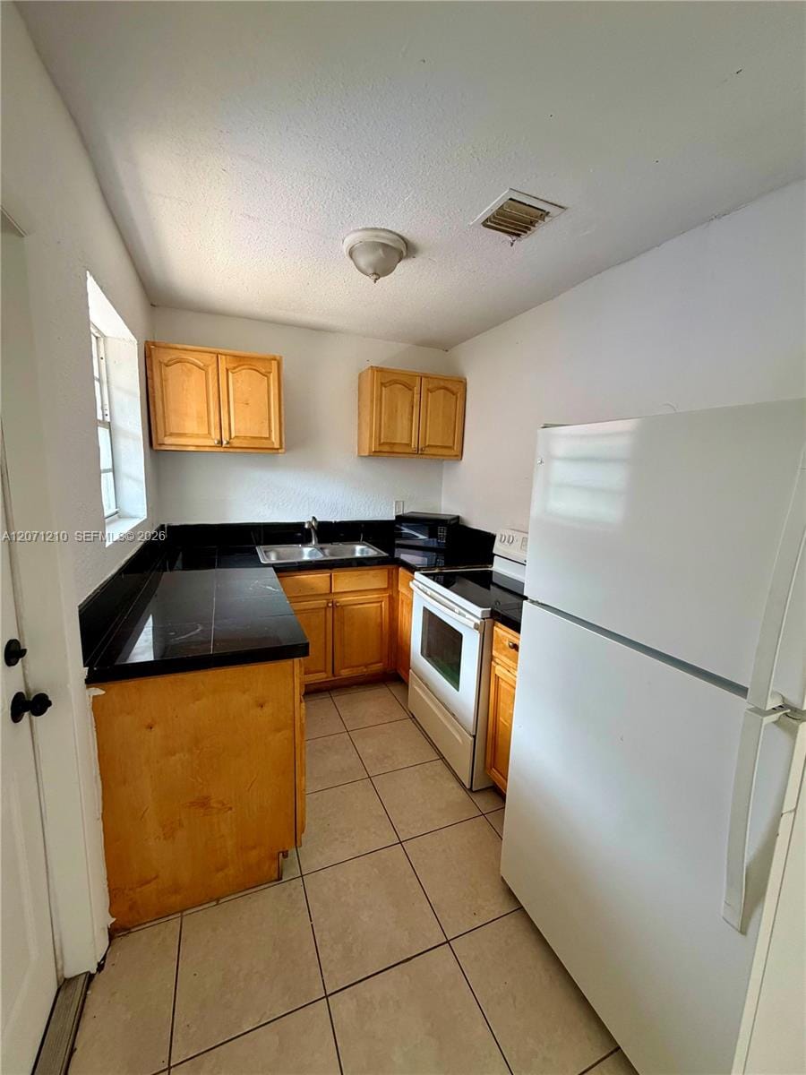 2781 NW 13th Court, Fort Lauderdale, FL 33311 photo 2