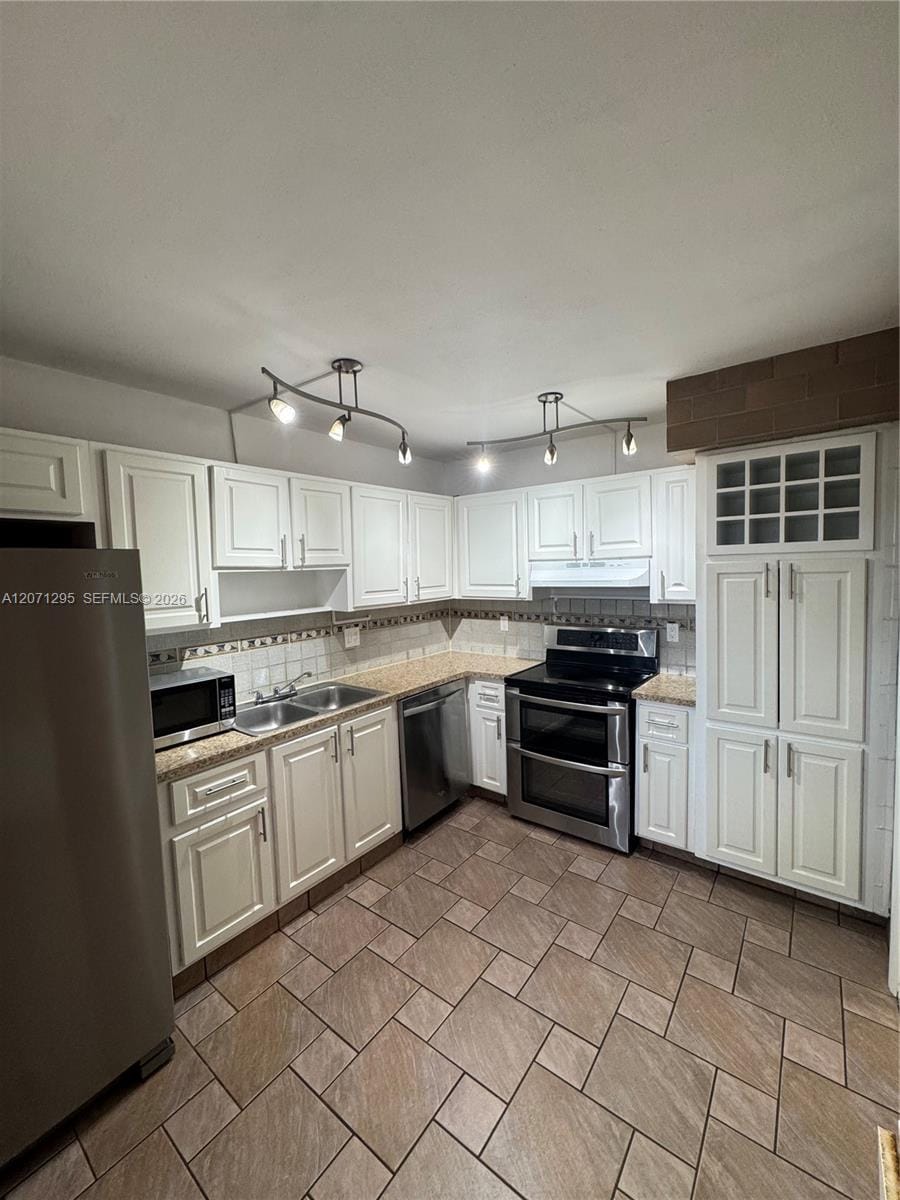 215 Lakeview Drive 105 — photo 4