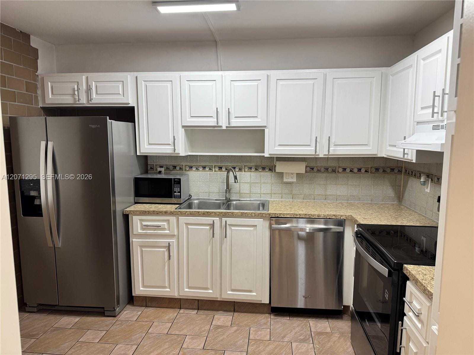 215 Lakeview Drive 105 — photo 5