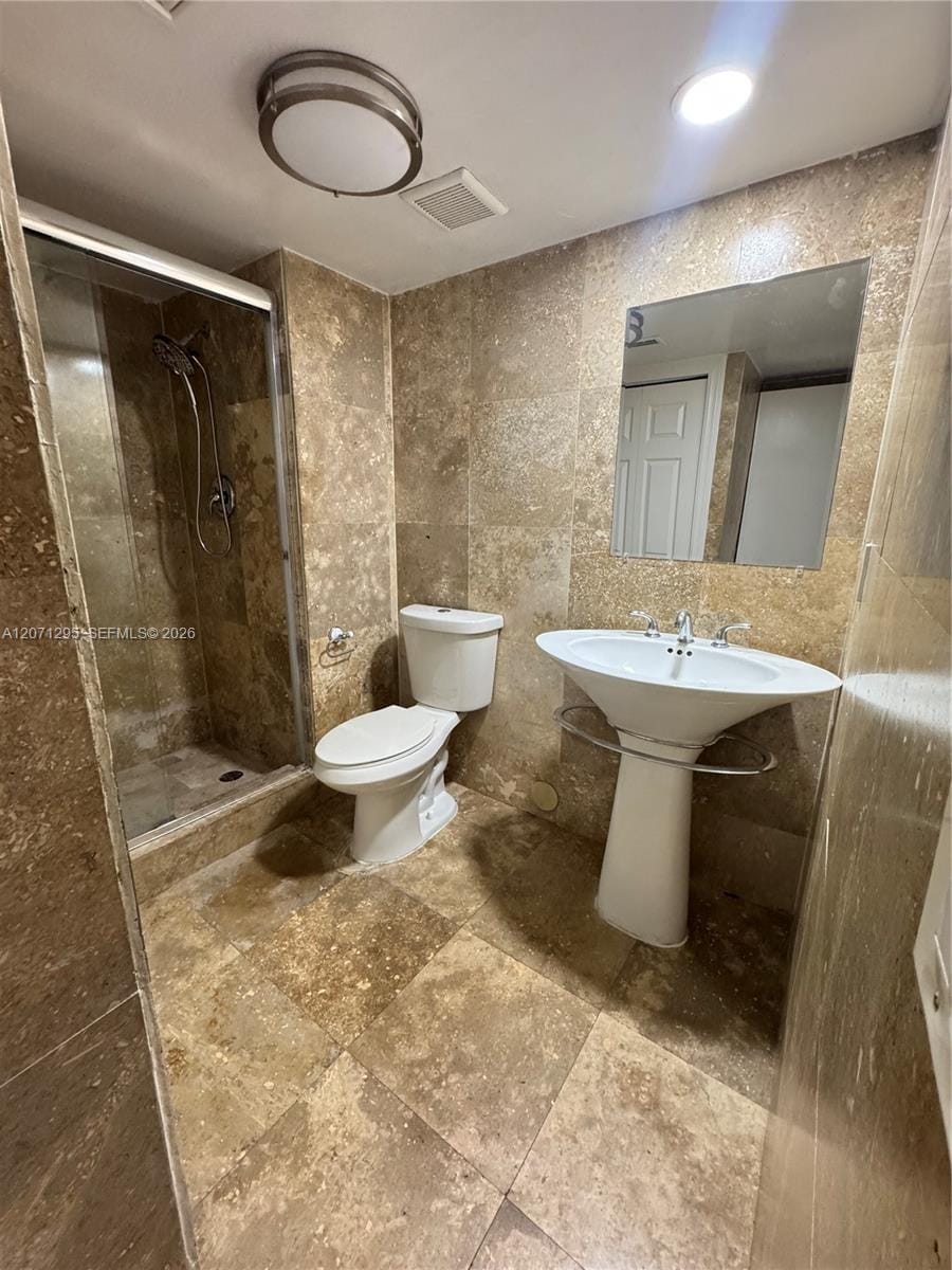 215 Lakeview Drive 105 — photo 6