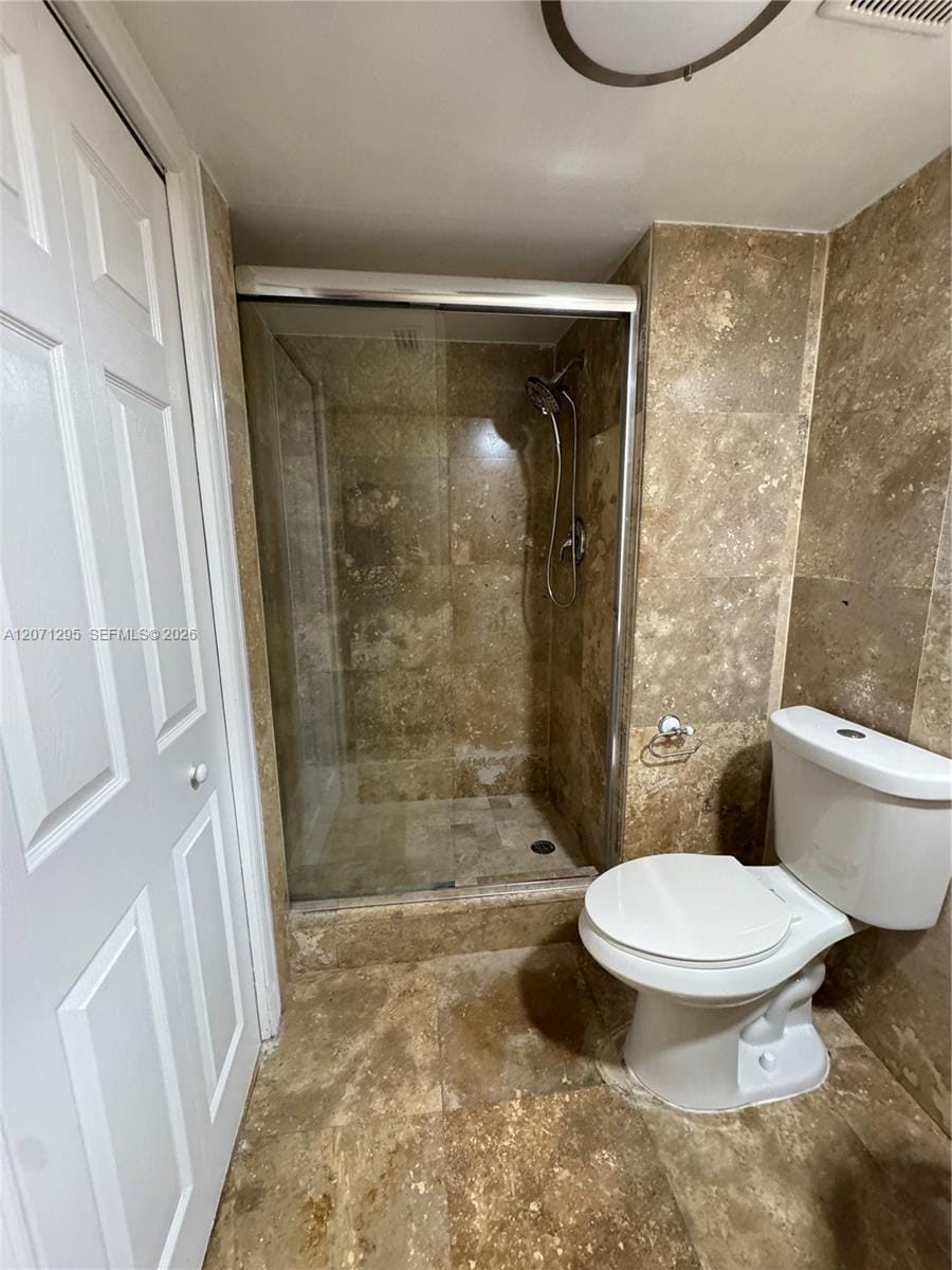 215 Lakeview Drive 105 — photo 7