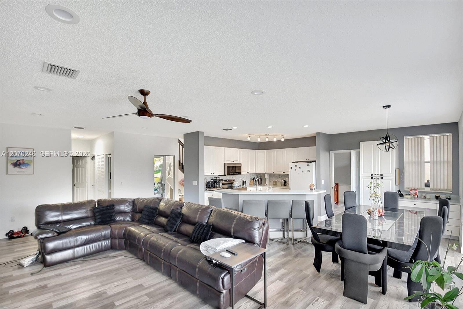 7647 Rockport Circle — photo 3