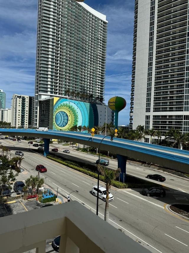 1825 S Ocean Drive 514, Hallandale Beach, FL 33009