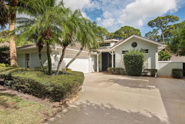1018 CAROLINA Circle SW, Vero Beach, FL 32962