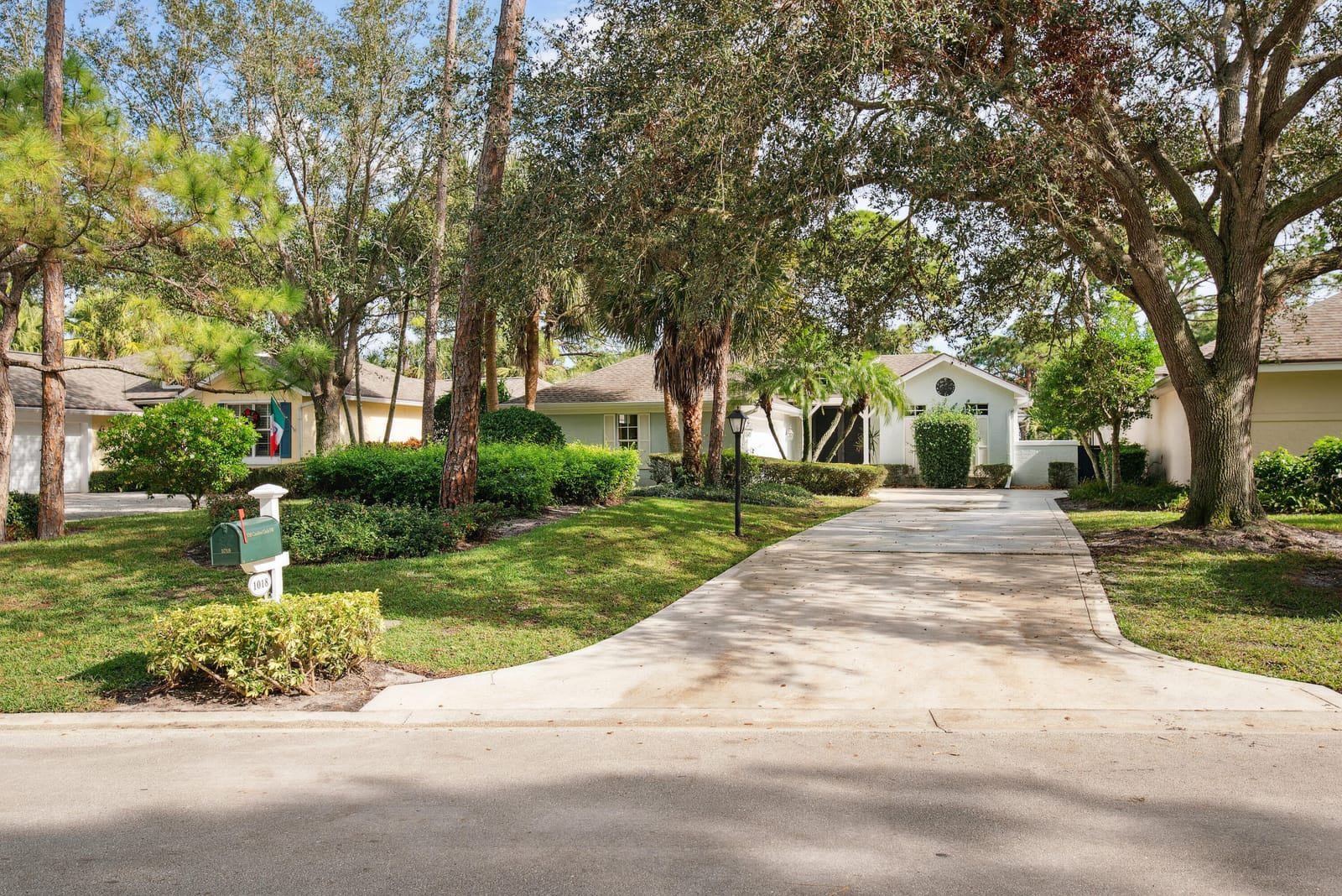 1018 CAROLINA Circle SW, Vero Beach, FL 32962 photo 2