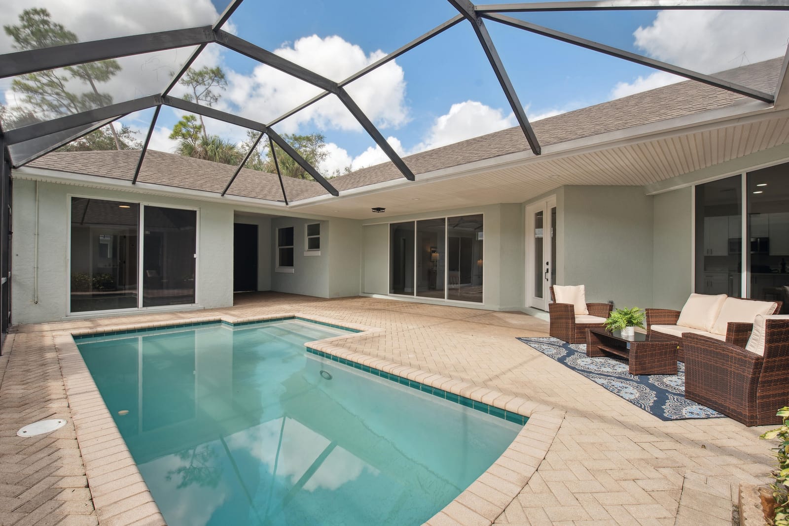 1018 CAROLINA Circle SW, Vero Beach, FL 32962 photo 3