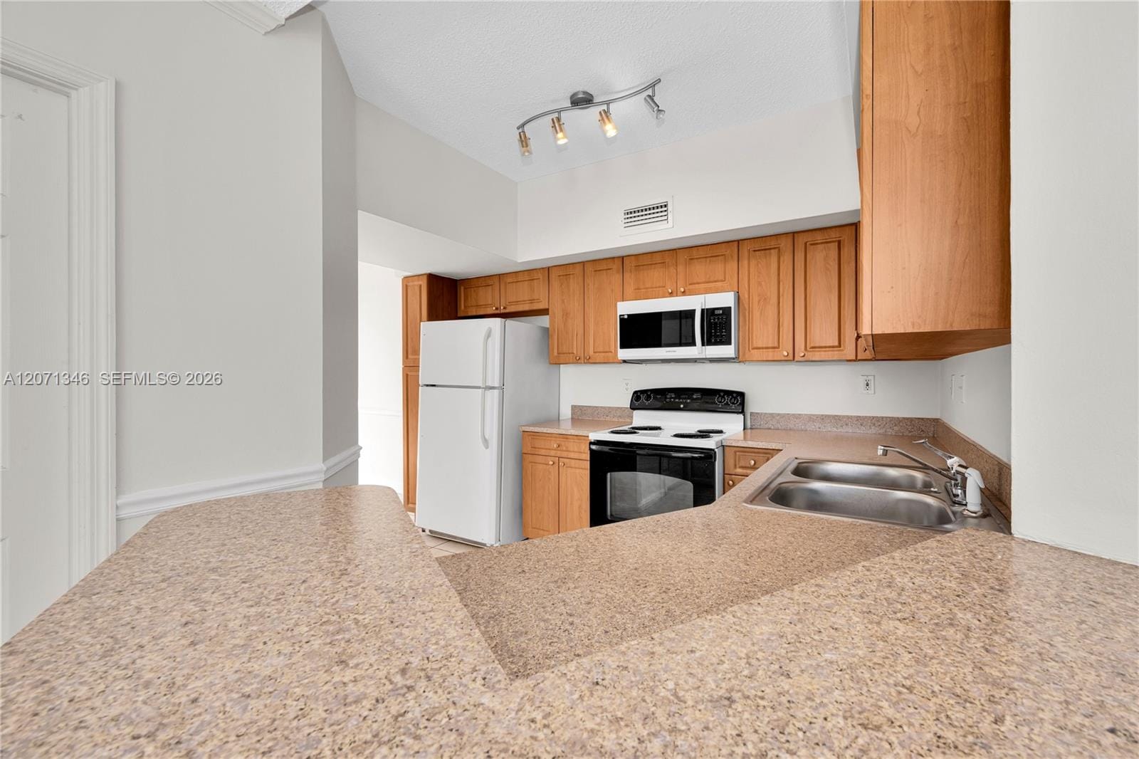 1280 S Alhambra Circle 2413, Coral Gables, FL 33146 photo 8