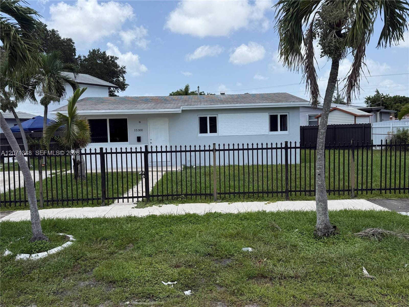 Pending home at 15300 Railroad Drive, Miami Gardens, FL 33054