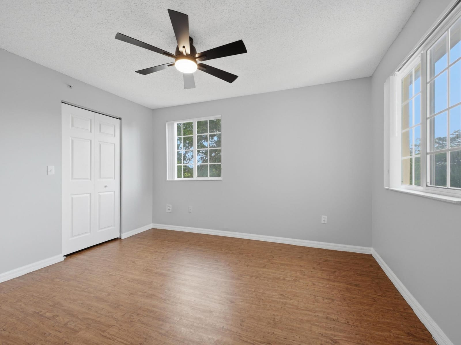 900 CRESTWOOD Court S 920 — photo 12