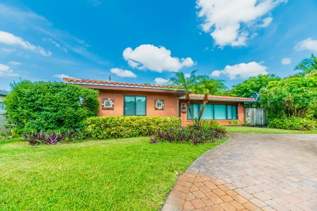 4621 NE 18TH Terrace, Fort Lauderdale, FL 33308