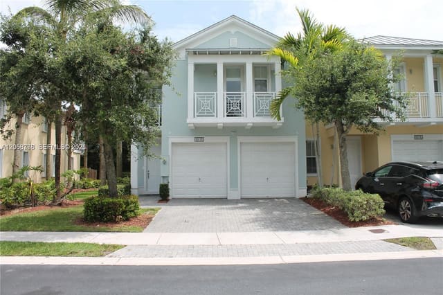 10770 NW 74th Lane, Doral, FL 33178