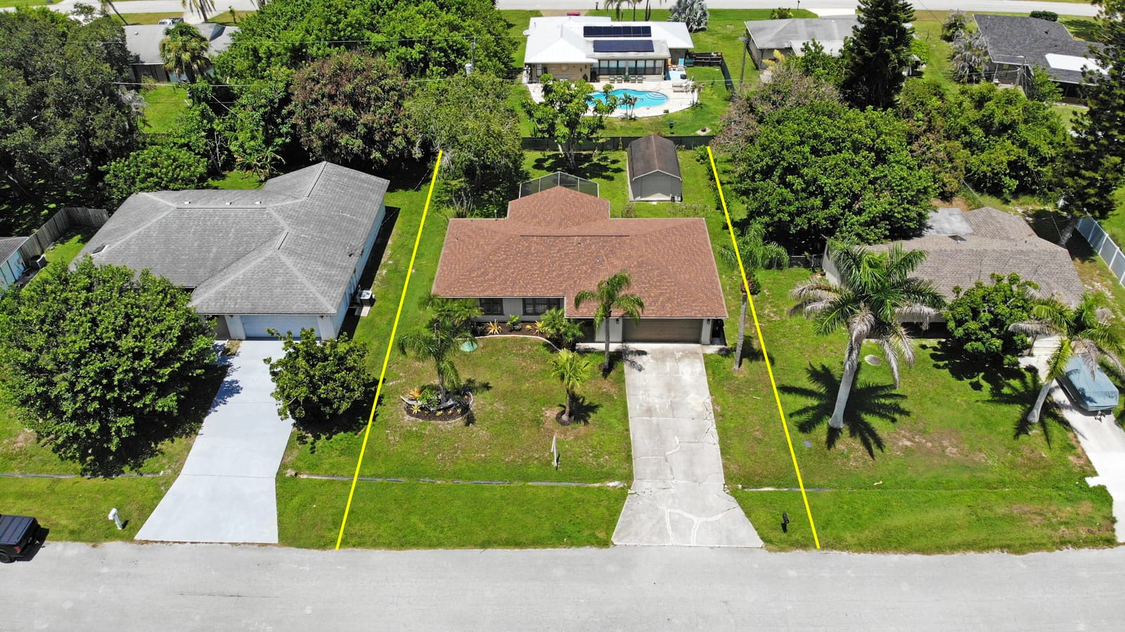 471 SE Lancaster Avenue, Port St. Lucie, FL 34984 photo 2