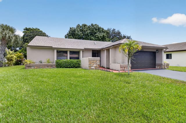 18102 104th Terrace S, Boca Raton, FL 33498