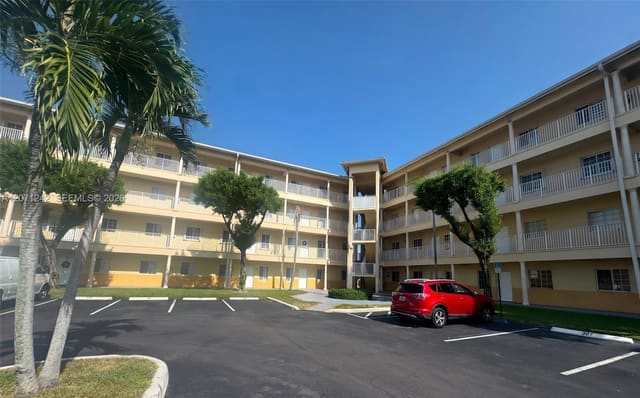 6940 NW 179th Street 404-7, Hialeah, FL 33015