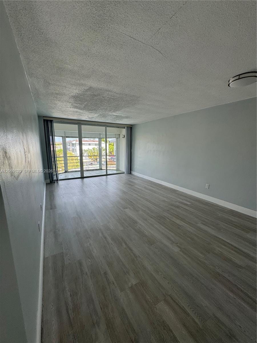 1398 NE 191st Street C305 — photo 3