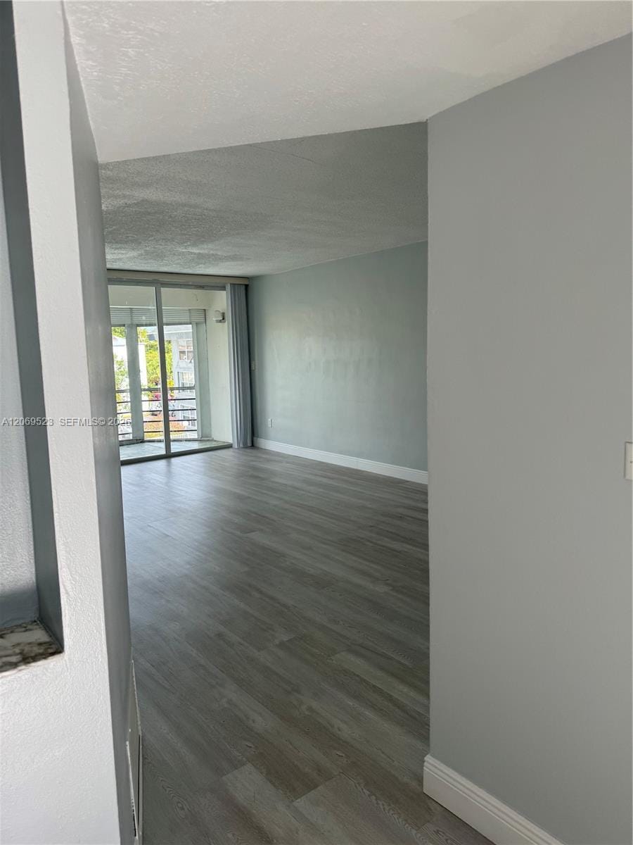 1398 NE 191st Street C305 — photo 4