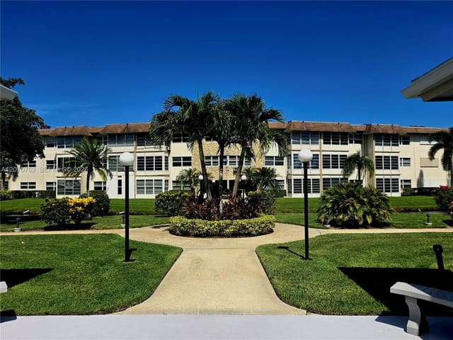 3405 NW 48th Avenue 601, Jonquil Gardens Condo, Lauderdale Lakes, FL