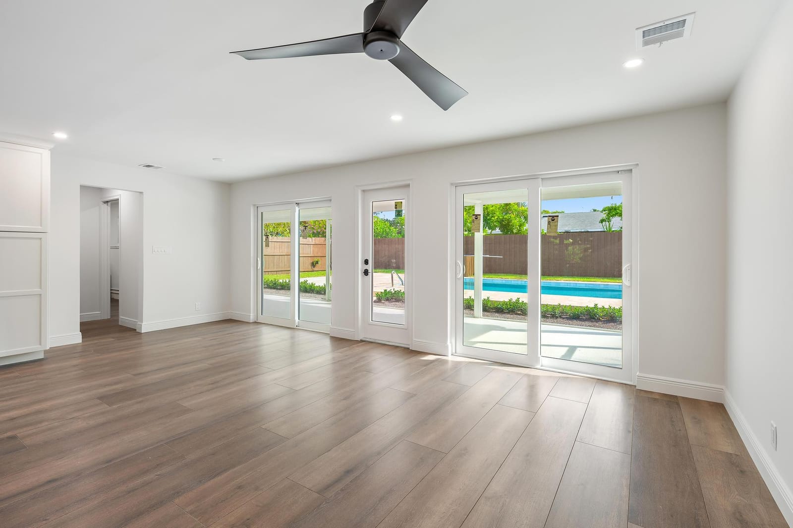 109 E RIVERSIDE Drive, Jupiter, FL 33469 photo 14
