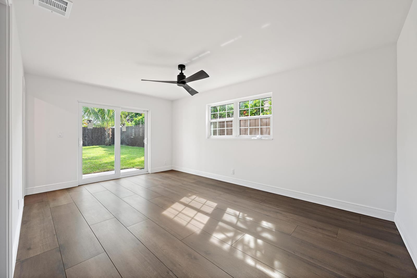109 E RIVERSIDE Drive, Jupiter, FL 33469 photo 19