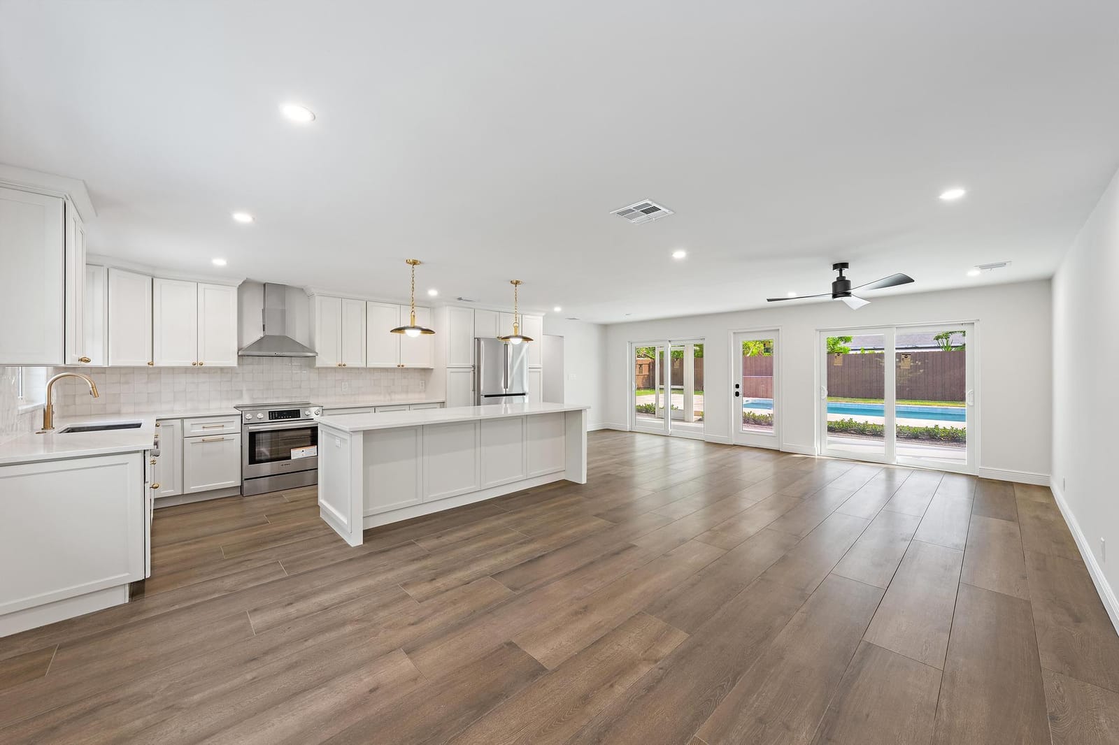 109 E RIVERSIDE Drive, Jupiter, FL 33469 photo 10