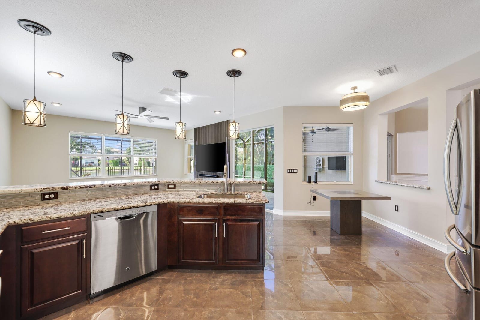 8160 CANTABRIA FALLS Drive, Boynton Beach, FL 33473 photo 15