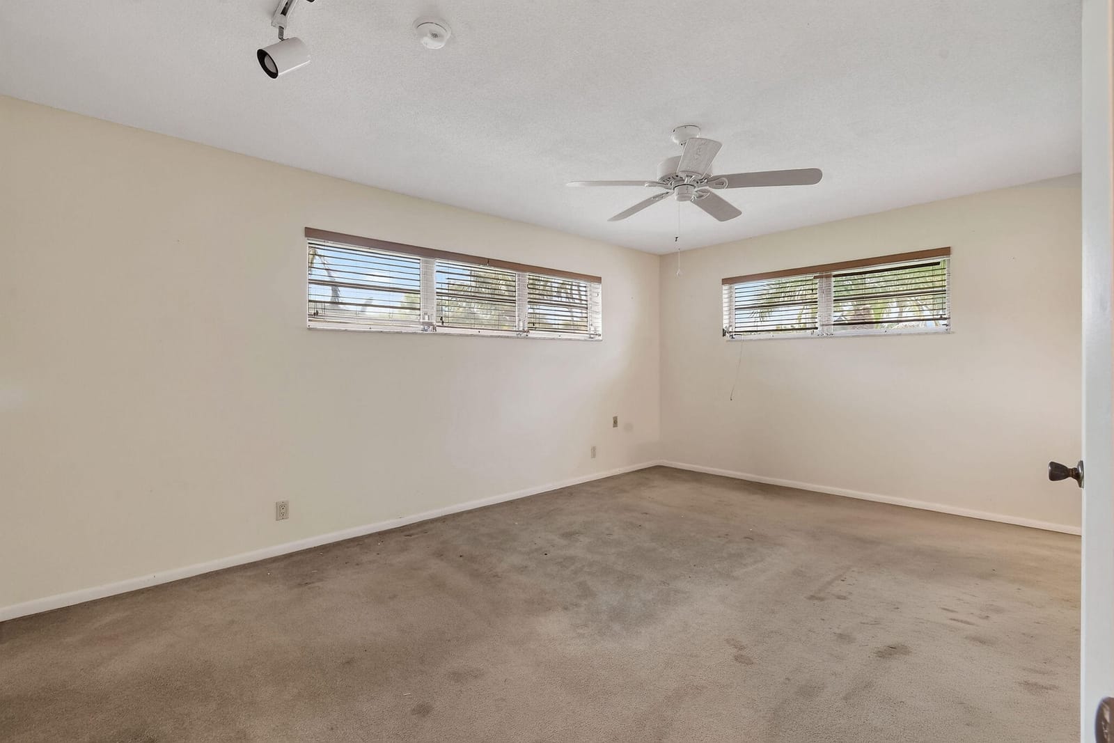 11 Windsor Road E, Jupiter, FL 33469 photo 17