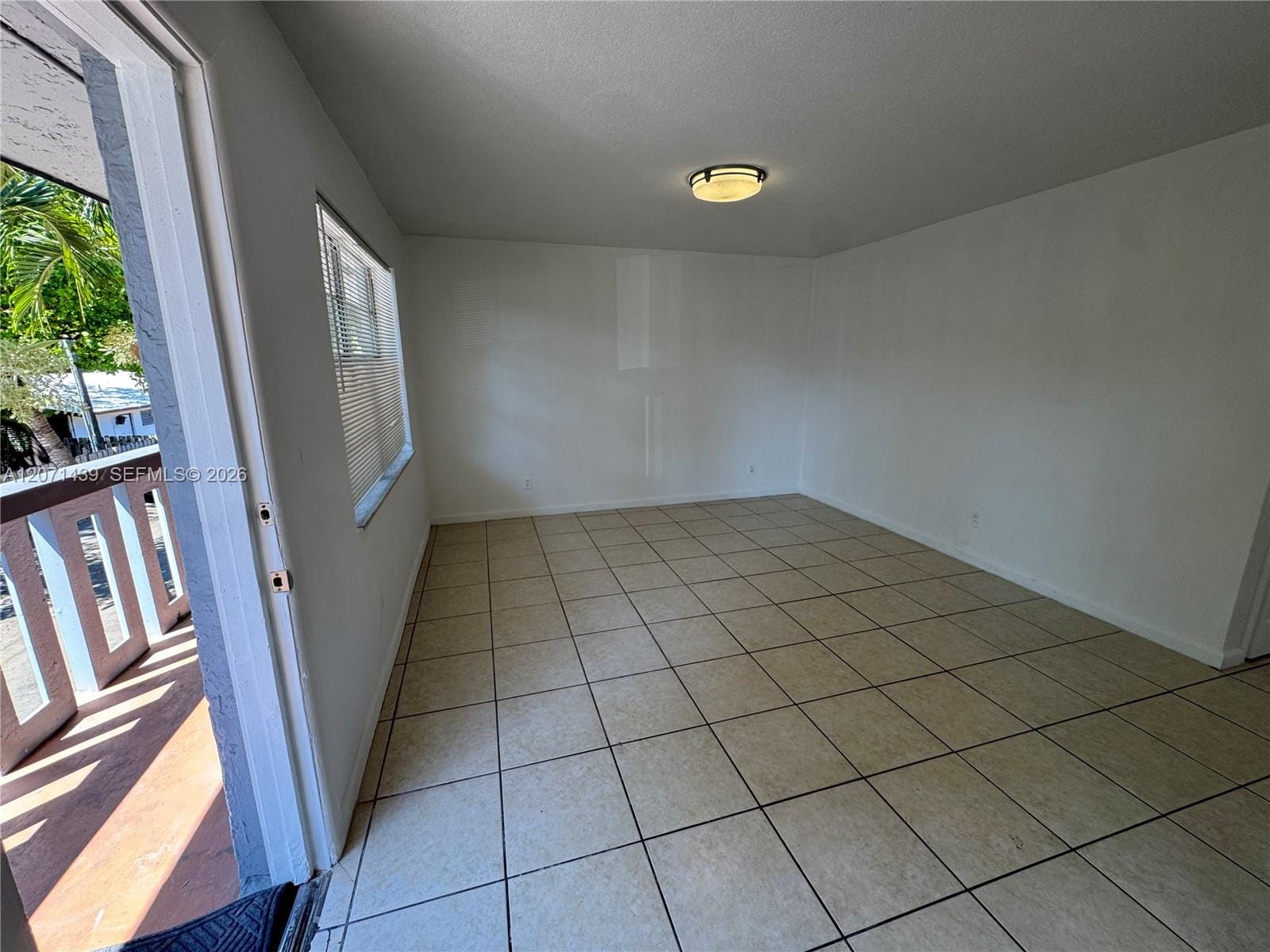 4732 SW 33rd Avenue 206 — photo 2
