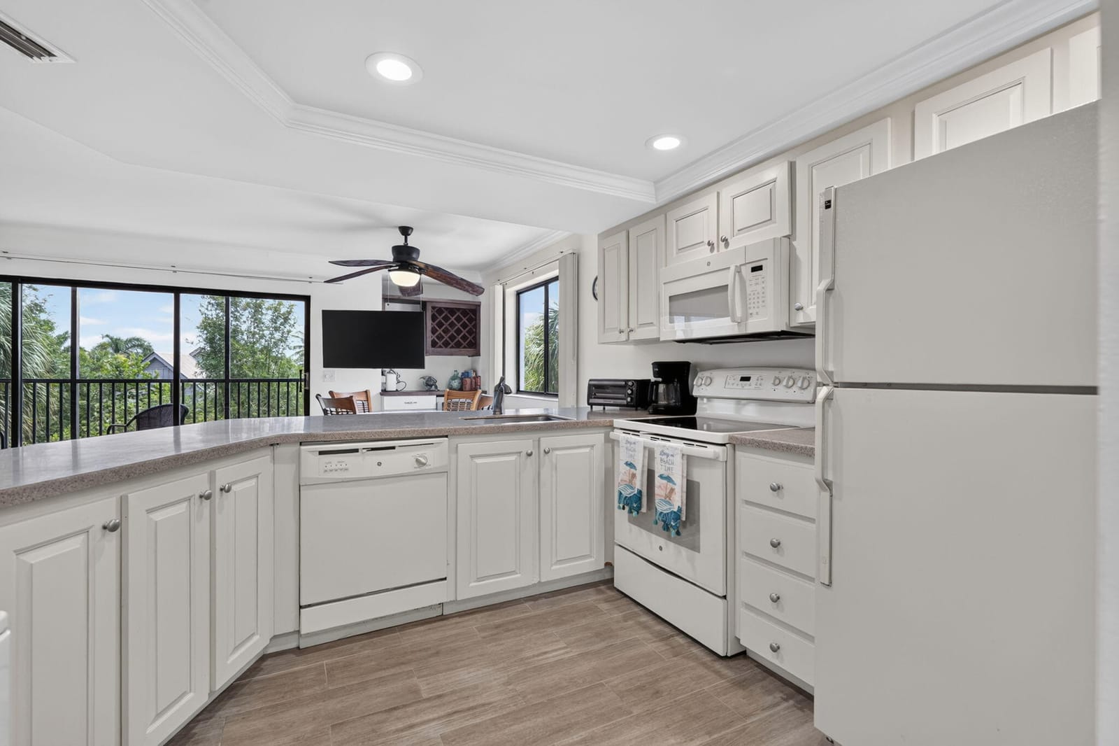 1605 S US HIGHWAY 1 F306 — photo 12