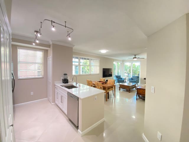 225 NE 1st Street 202, Delray Beach, FL 33444