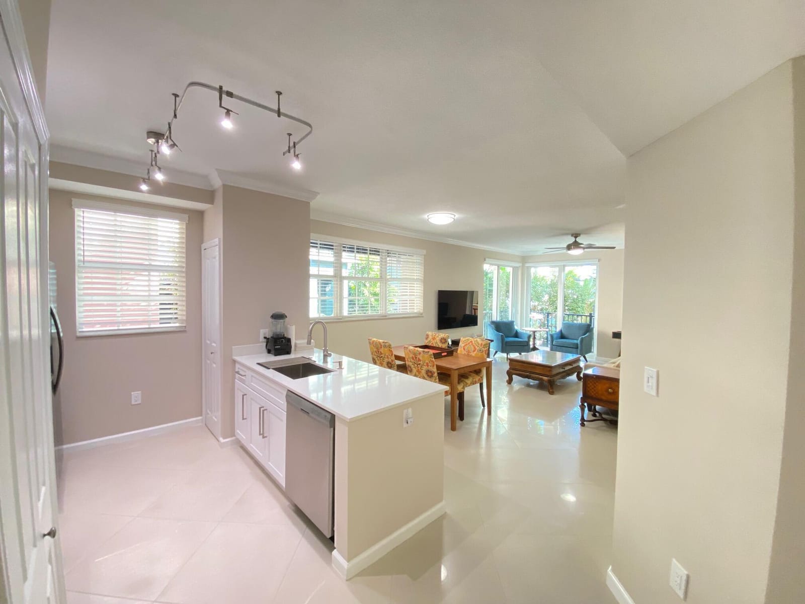 225 NE 1st Street 202